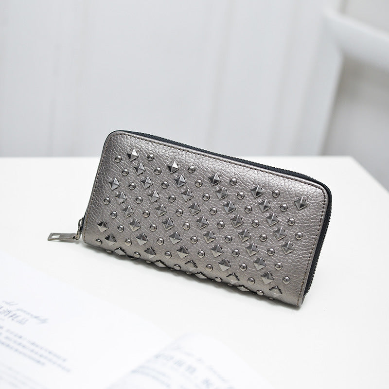 Version des neuen Punk Rivet Long Wallet Fashion Simple Clutch Large Capacity Multi-Card Pocket Wallet