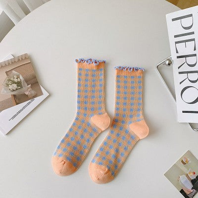 Cute mid-length socks with checkered wooden ear edge