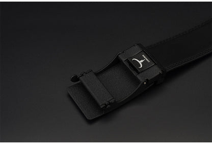 Leather belt with dynamic buckle