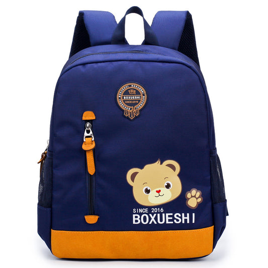 A cartoon bear kindergarten school bag school bag school boy boy and boy baby and baby travel back