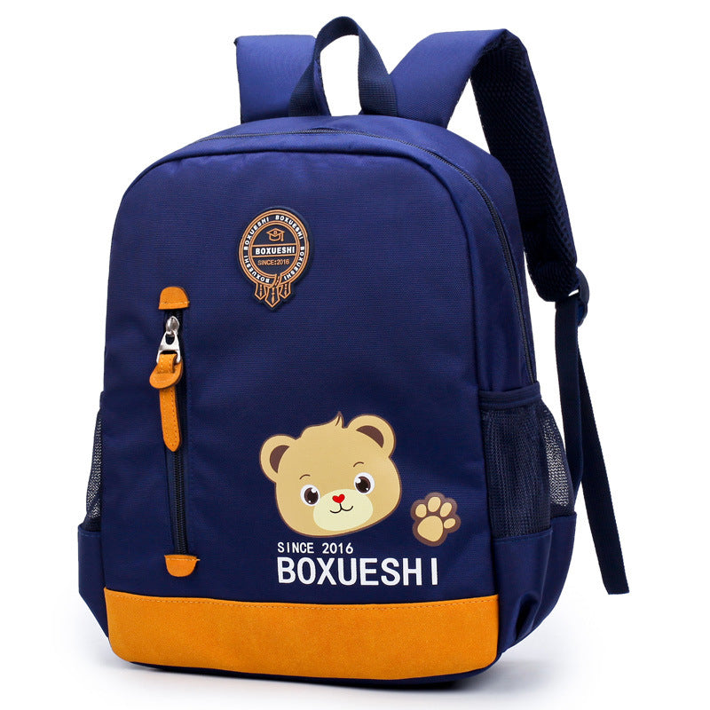 A cartoon bear kindergarten school bag school bag school boy boy and boy baby and baby travel back