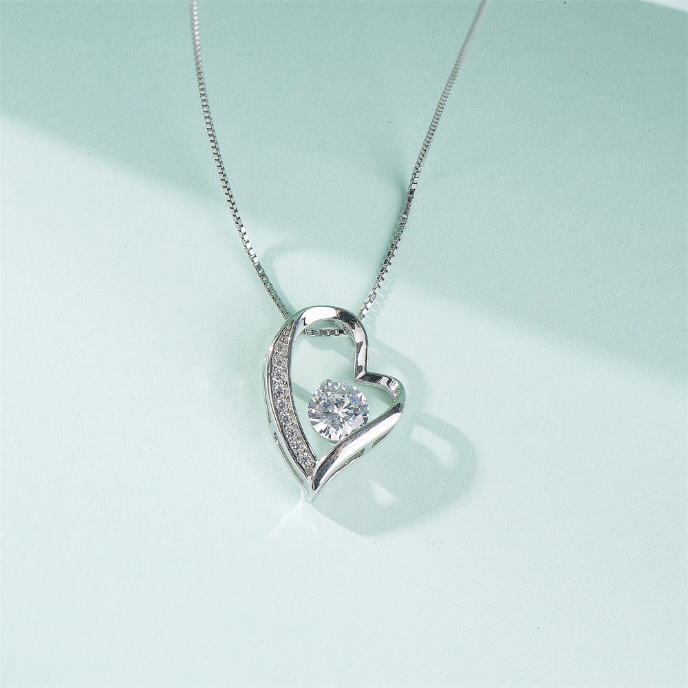 Hollow heart necklace with zircon light luxurious