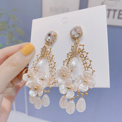 Drop shaped earrings made of 925 silver needle with retro baroque crystal beads