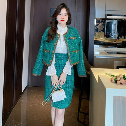 Elegant green tweed coat with irregular sheath skirt