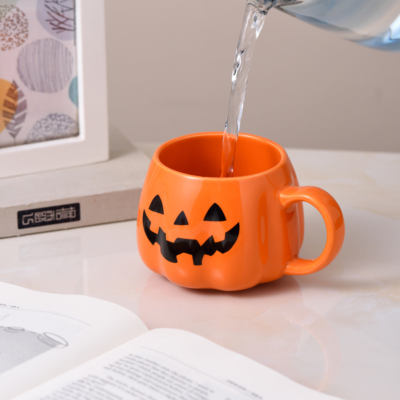 Halloween-Weihnachtsbüro-Keramikbecher kreativ