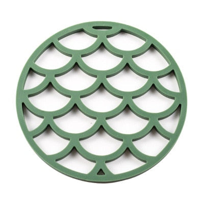 Round Dining Table Mat Coaster Cup Hollow Out Fish Scale Flower Design Kitchen Insulation Hot Pad Silicone Placemat