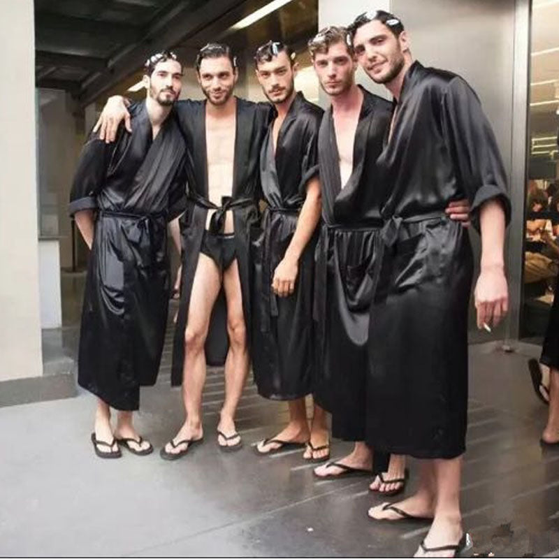 Groomsman Robe Sommer Casual Nachtwäsche V-ausschnitt Kimono Yukata Bademantel Kleid Männer Silk Satin Nachthemd Nachtwäsche Hause Kleidung Xxl