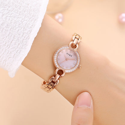 Fashionable wristwatch for women waterproof quartz