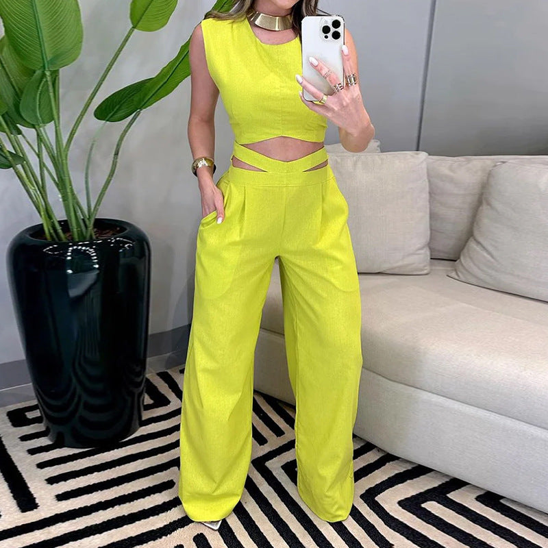 Fashionable slim fit pants suit with solid color top for women