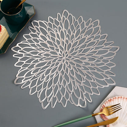 Tisch Matte Hibiscus Blume Bronzing PVC Tischset Hohl Isolierung Coaster Pads Tabelle Bowl Home Weihnachten Decor Wärme Beständig