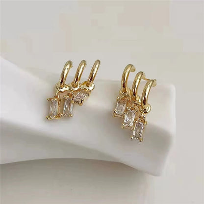 Trend Simulation Pearl Long Earrings