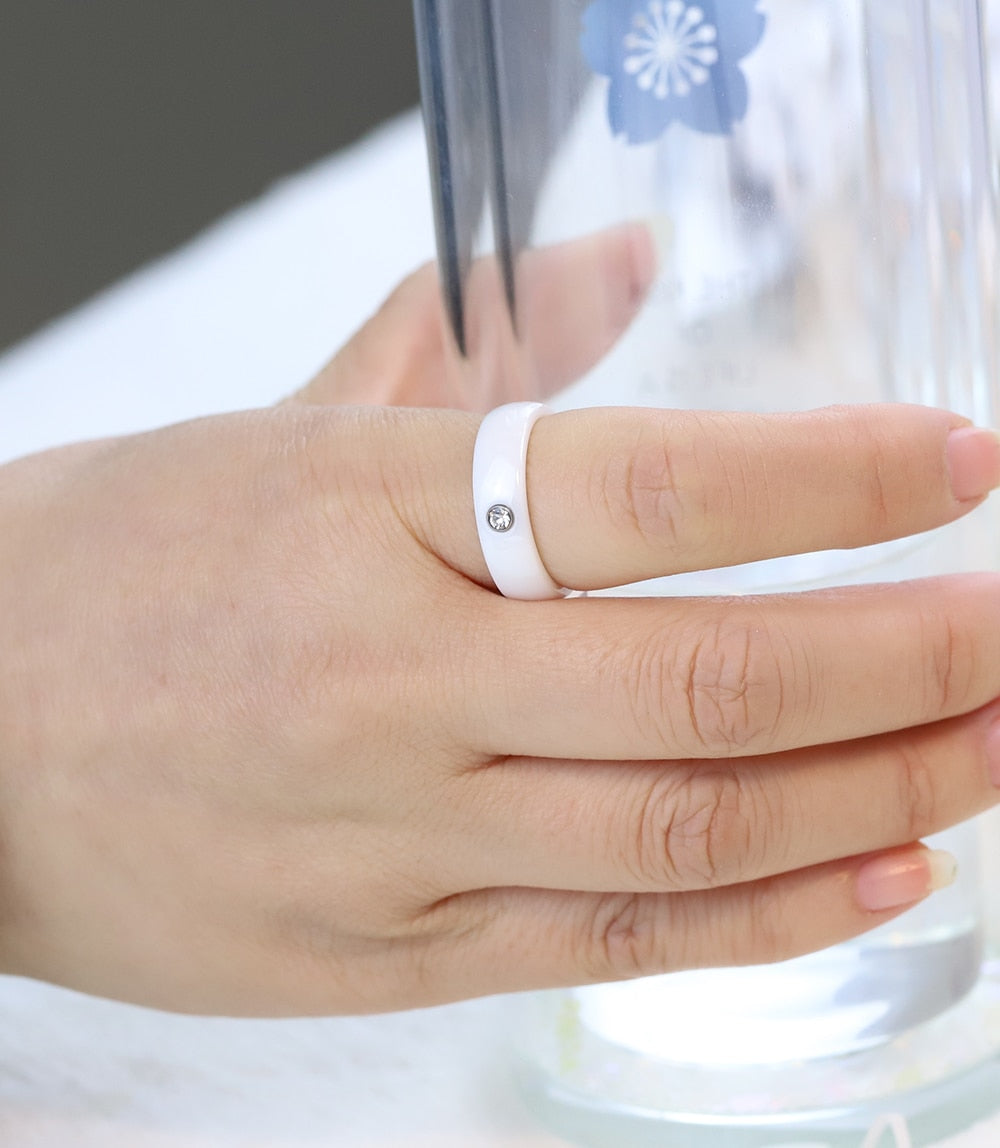Neuankömmling schwarz weiß bunt Ring Keramik Ring für Frauen mit großen Kristall Ehering Ring Breite 6mm Größe 6-10 Geschenk für Männer