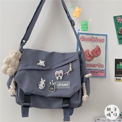 Shoulder bags for teenagers