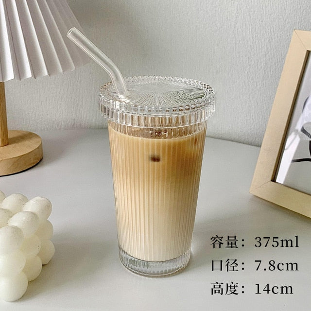 375Ml Einfache Streifen Glas Tasse Mit Deckel und Stroh Transparent Blase Tee Tasse Saft Glas Bier Können Milch Mokka tassen Frühstück Becher