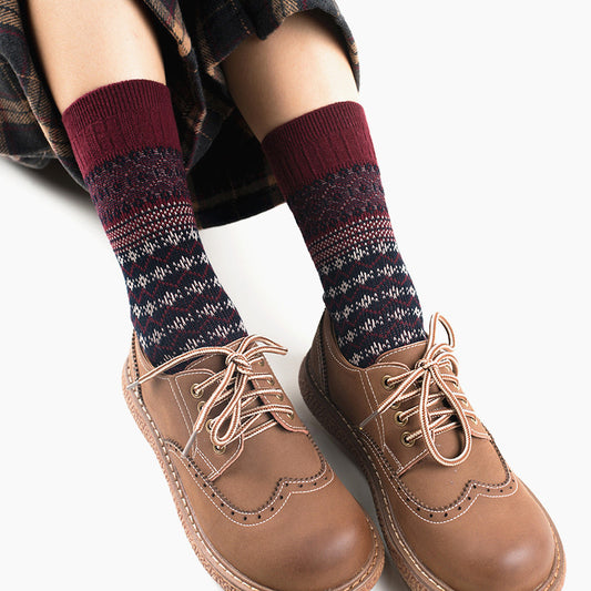Mid-length double needle Christmas socks in artistic retro ethnic style