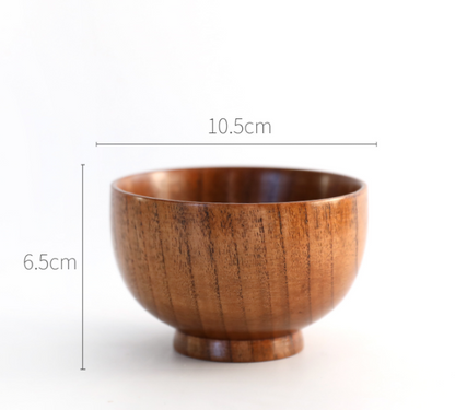Round wooden bowl made of wood