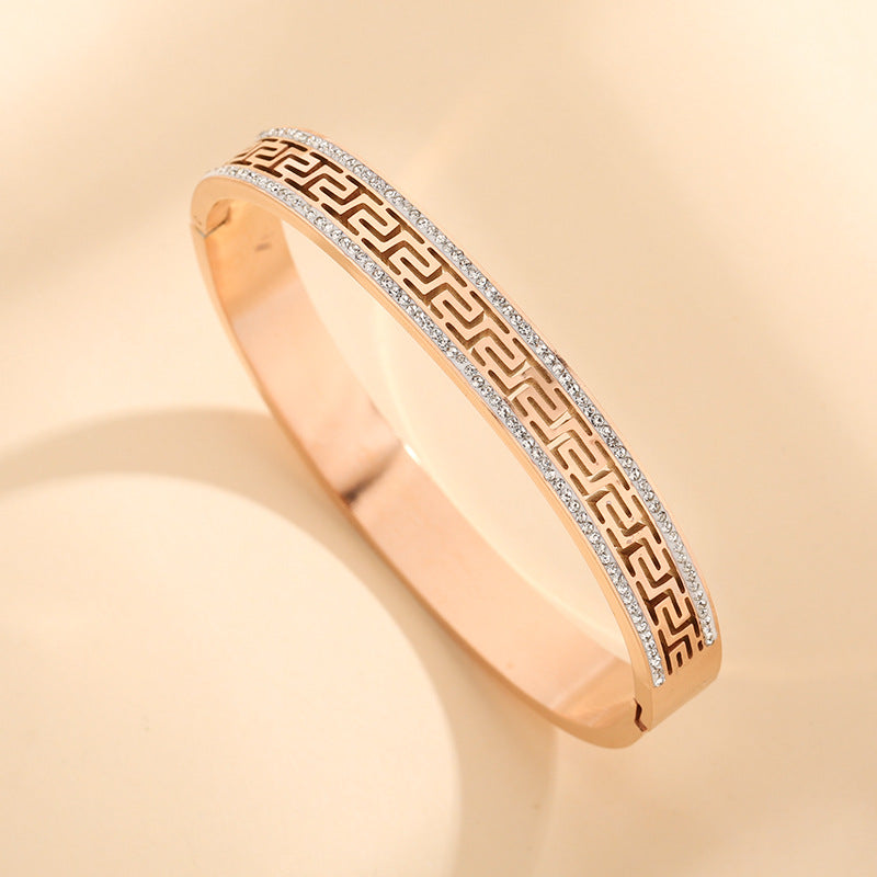Lightweight luxury high-end retro style niche design bracelet