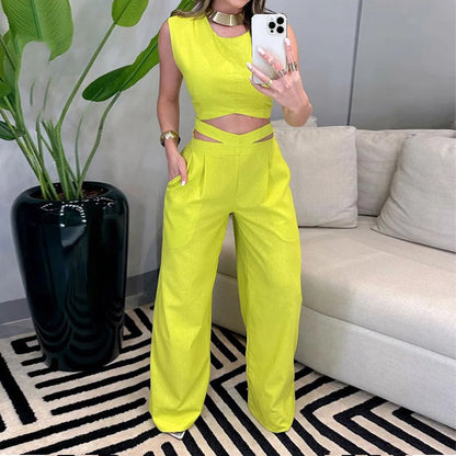 Fashionable slim fit pants suit with solid color top for women