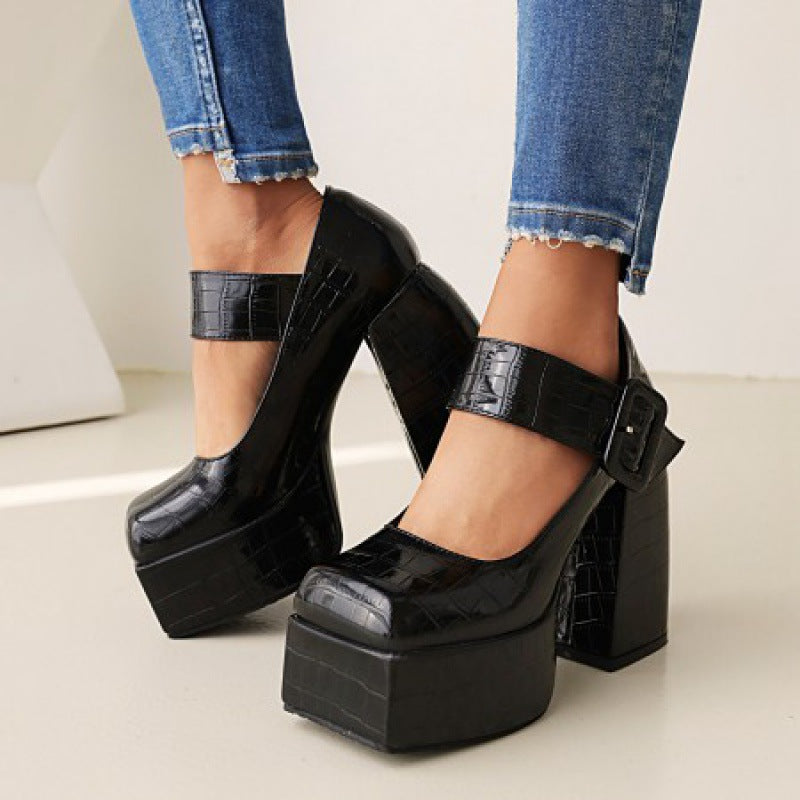 Women's pumps with thick heels